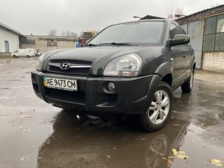 Зеленый Хендай Туксон, объемом двигателя 2 л и пробегом 220 тыс. км за 8700 $, фото 1 на Automoto.ua