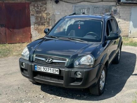 Зелений Хендай Туксон, об'ємом двигуна 2 л та пробігом 160 тис. км за 9000 $, фото 1 на Automoto.ua