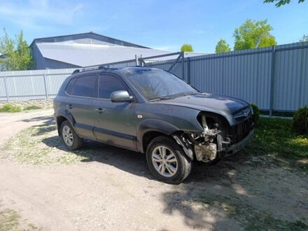 Хендай Туксон 2012 у Тернополі на Automoto.ua Зелений Хендай Туксон, об'ємом двигуна 2 л та пробігом 220 тис. км за 4500 $, фото 1 на Automoto.ua