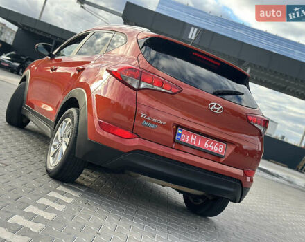 Хендай Туксон 2016 в Владимир-Волынский на Automoto.ua Оранжевый Хендай Туксон, объемом двигателя 2 л и пробегом 144 тыс. км за 13000 $, фото 6 на Automoto.ua