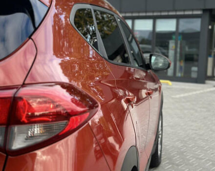 Хендай Туксон 2016 в Владимир-Волынский на Automoto.ua Оранжевый Хендай Туксон, объемом двигателя 2 л и пробегом 144 тыс. км за 13000 $, фото 41 на Automoto.ua