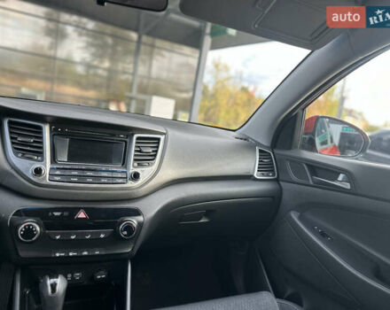 Хендай Туксон 2016 в Владимир-Волынский на Automoto.ua Оранжевый Хендай Туксон, объемом двигателя 2 л и пробегом 144 тыс. км за 13000 $, фото 77 на Automoto.ua