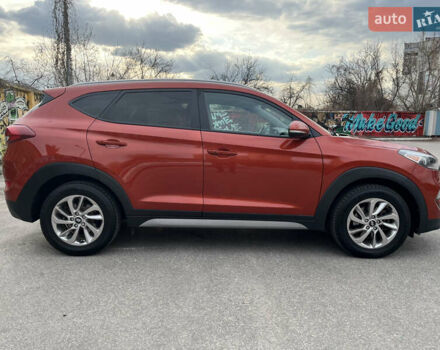 Хендай Туксон 2017 в Харькове на Automoto.ua Оранжевый Хендай Туксон, объемом двигателя 2 л и пробегом 128 тыс. км за 15900 $, фото 7 на Automoto.ua