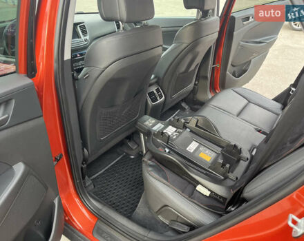 Хендай Туксон 2017 в Харькове на Automoto.ua Оранжевый Хендай Туксон, объемом двигателя 2 л и пробегом 128 тыс. км за 15900 $, фото 11 на Automoto.ua