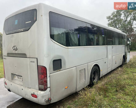Серый Хендай Юниверс, объемом двигателя 12.34 л и пробегом 310 тыс. км за 17500 $, фото 5 на Automoto.ua