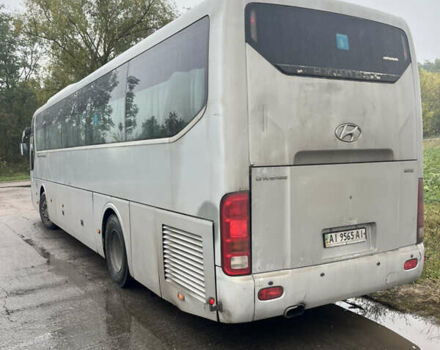 Серый Хендай Юниверс, объемом двигателя 12.34 л и пробегом 310 тыс. км за 17500 $, фото 6 на Automoto.ua
