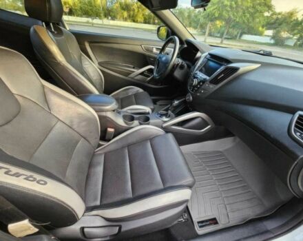 Белый Хендай Велостер, объемом двигателя 1.6 л и пробегом 71 тыс. км за 7000 $, фото 10 на Automoto.ua