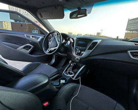 Черный Хендай Велостер, объемом двигателя 1.6 л и пробегом 235 тыс. км за 7400 $, фото 9 на Automoto.ua