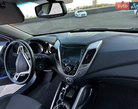 Черный Хендай Велостер, объемом двигателя 1.6 л и пробегом 235 тыс. км за 7400 $, фото 12 на Automoto.ua