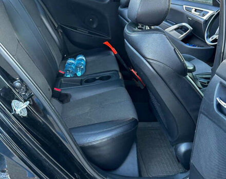 Черный Хендай Велостер, объемом двигателя 1.6 л и пробегом 235 тыс. км за 7400 $, фото 10 на Automoto.ua