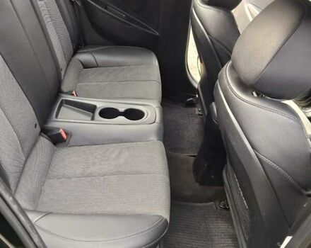 Черный Хендай Велостер, объемом двигателя 1.6 л и пробегом 201 тыс. км за 8600 $, фото 4 на Automoto.ua