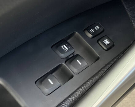 Чорний Хендай Велостер, об'ємом двигуна 1.6 л та пробігом 118 тис. км за 11000 $, фото 10 на Automoto.ua