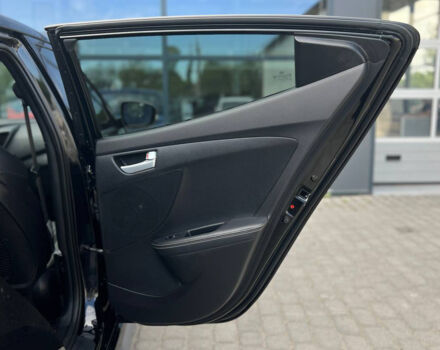 Чорний Хендай Велостер, об'ємом двигуна 1.6 л та пробігом 118 тис. км за 11000 $, фото 19 на Automoto.ua