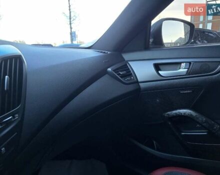 Черный Хендай Велостер, объемом двигателя 1.6 л и пробегом 180 тыс. км за 9950 $, фото 20 на Automoto.ua
