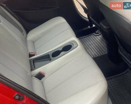 Красный Хендай Велостер, объемом двигателя 1.59 л и пробегом 115 тыс. км за 8150 $, фото 9 на Automoto.ua