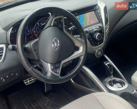 Красный Хендай Велостер, объемом двигателя 1.59 л и пробегом 115 тыс. км за 8150 $, фото 6 на Automoto.ua