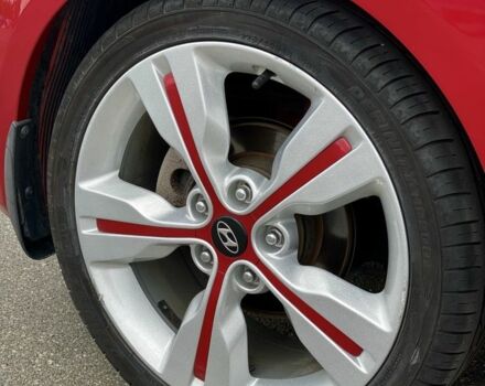 Красный Хендай Велостер, объемом двигателя 1.6 л и пробегом 1000 тыс. км за 10000 $, фото 5 на Automoto.ua