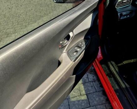 Красный Хендай Велостер, объемом двигателя 2 л и пробегом 137 тыс. км за 16500 $, фото 18 на Automoto.ua