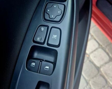 Красный Хендай Велостер, объемом двигателя 2 л и пробегом 137 тыс. км за 16500 $, фото 31 на Automoto.ua