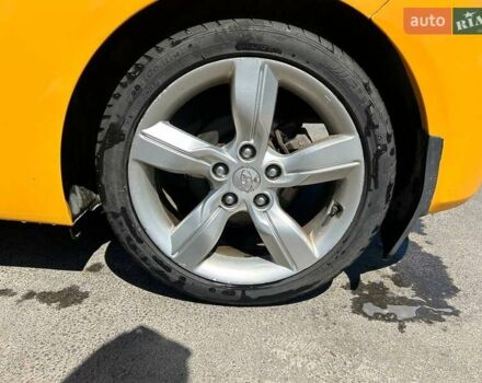Жовтий Хендай Велостер, об'ємом двигуна 1.59 л та пробігом 220 тис. км за 8500 $, фото 13 на Automoto.ua