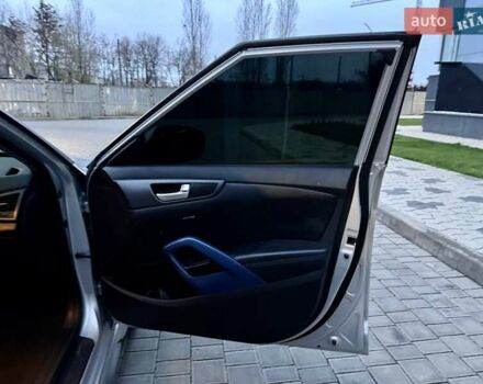 Сірий Хендай Велостер, об'ємом двигуна 1.6 л та пробігом 172 тис. км за 8999 $, фото 43 на Automoto.ua