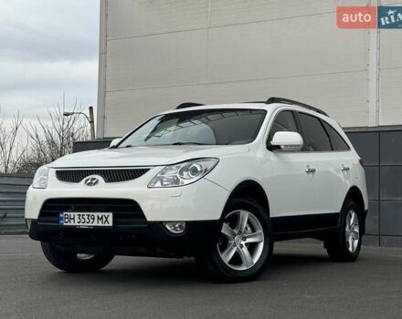 Белый Хендай Веракруз, объемом двигателя 2.96 л и пробегом 217 тыс. км за 10900 $, фото 1 на Automoto.ua