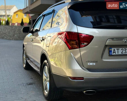 Бежевый Хендай Веракруз, объемом двигателя 3.8 л и пробегом 327 тыс. км за 7700 $, фото 7 на Automoto.ua