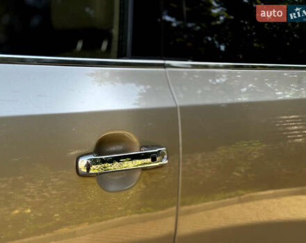 Бежевый Хендай Веракруз, объемом двигателя 3.8 л и пробегом 327 тыс. км за 7700 $, фото 19 на Automoto.ua