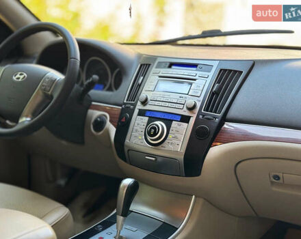 Бежевый Хендай Веракруз, объемом двигателя 3.8 л и пробегом 327 тыс. км за 7700 $, фото 14 на Automoto.ua