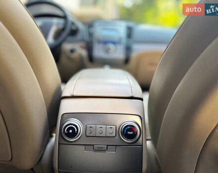 Бежевый Хендай Веракруз, объемом двигателя 3.8 л и пробегом 327 тыс. км за 7700 $, фото 16 на Automoto.ua