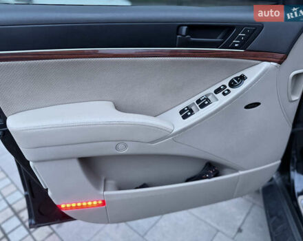 Черный Хендай Веракруз, объемом двигателя 3.8 л и пробегом 199 тыс. км за 7700 $, фото 14 на Automoto.ua