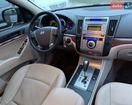 Черный Хендай Веракруз, объемом двигателя 3.8 л и пробегом 199 тыс. км за 7700 $, фото 12 на Automoto.ua