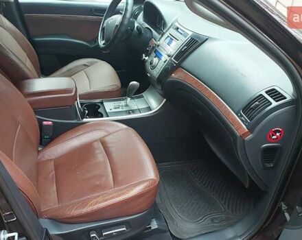 Коричневый Хендай Веракруз, объемом двигателя 3 л и пробегом 359 тыс. км за 9950 $, фото 8 на Automoto.ua