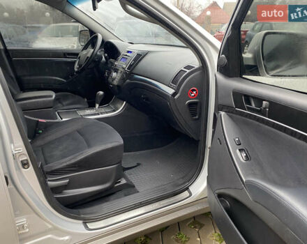 Сірий Хендай Вєракруз, об'ємом двигуна 3.8 л та пробігом 237 тис. км за 11700 $, фото 30 на Automoto.ua