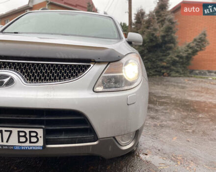 Серый Хендай Веракруз, объемом двигателя 2.9 л и пробегом 300 тыс. км за 9800 $, фото 1 на Automoto.ua