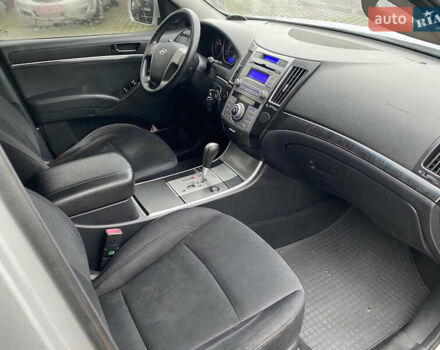 Сірий Хендай Вєракруз, об'ємом двигуна 3.8 л та пробігом 237 тис. км за 11700 $, фото 26 на Automoto.ua