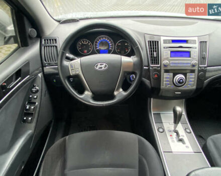 Сірий Хендай Вєракруз, об'ємом двигуна 3.8 л та пробігом 237 тис. км за 11700 $, фото 18 на Automoto.ua