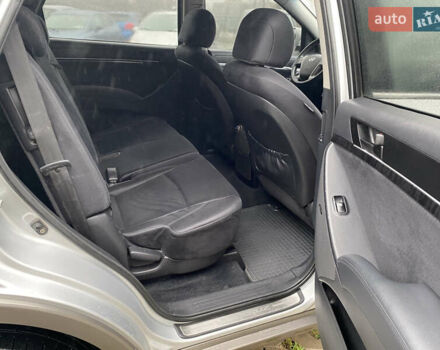 Сірий Хендай Вєракруз, об'ємом двигуна 3.8 л та пробігом 237 тис. км за 11700 $, фото 25 на Automoto.ua