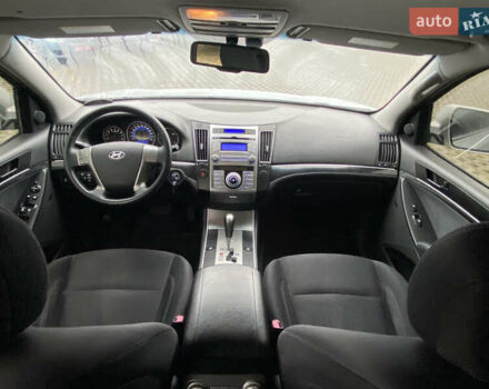 Сірий Хендай Вєракруз, об'ємом двигуна 3.8 л та пробігом 237 тис. км за 11700 $, фото 16 на Automoto.ua