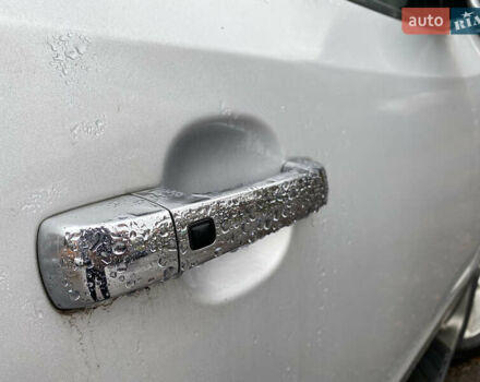 Серый Хендай Веракруз, объемом двигателя 2.9 л и пробегом 300 тыс. км за 9800 $, фото 7 на Automoto.ua