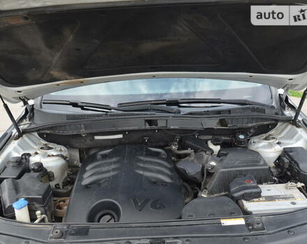 Серый Хендай Веракруз, объемом двигателя 3.8 л и пробегом 176 тыс. км за 8300 $, фото 72 на Automoto.ua