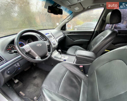 Серый Хендай Веракруз, объемом двигателя 2.9 л и пробегом 300 тыс. км за 9800 $, фото 16 на Automoto.ua