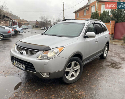 Серый Хендай Веракруз, объемом двигателя 2.9 л и пробегом 300 тыс. км за 9800 $, фото 1 на Automoto.ua