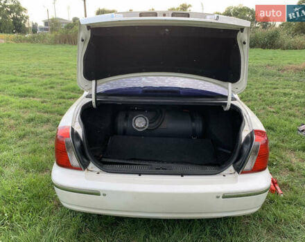 Хендай КСГ 2004 в Александрие на Automoto.ua Белый Хендай КСГ, объемом двигателя 3.5 л и пробегом 222 тыс. км за 3631 $, фото 5 на Automoto.ua