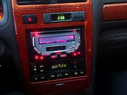 Зелений Хендай КСГ, об'ємом двигуна 3 л та пробігом 240 тис. км за 2300 $, фото 1 на Automoto.ua