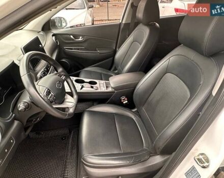 Белый Хендай Encino EV, объемом двигателя 0 л и пробегом 95 тыс. км за 15900 $, фото 25 на Automoto.ua