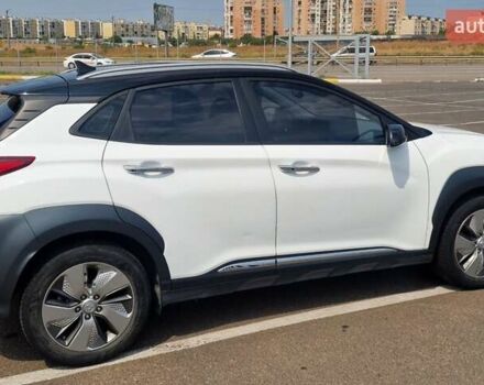 Белый Хендай Encino EV, объемом двигателя 0 л и пробегом 88 тыс. км за 16800 $, фото 7 на Automoto.ua