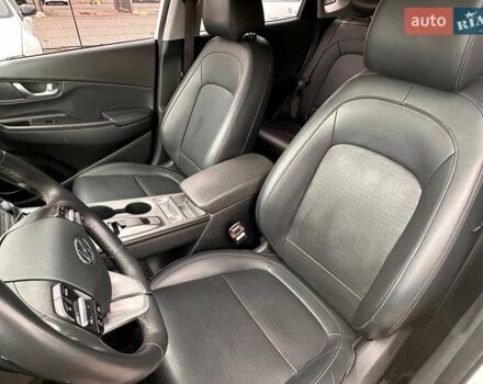 Белый Хендай Encino EV, объемом двигателя 0 л и пробегом 95 тыс. км за 15900 $, фото 24 на Automoto.ua