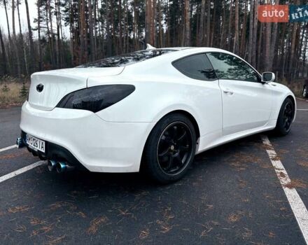 Белый Хендай Genesis Coupe, объемом двигателя 2 л и пробегом 196 тыс. км за 9800 $, фото 12 на Automoto.ua