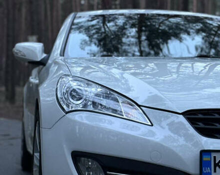 Белый Хендай Genesis Coupe, объемом двигателя 2 л и пробегом 55 тыс. км за 13500 $, фото 2 на Automoto.ua